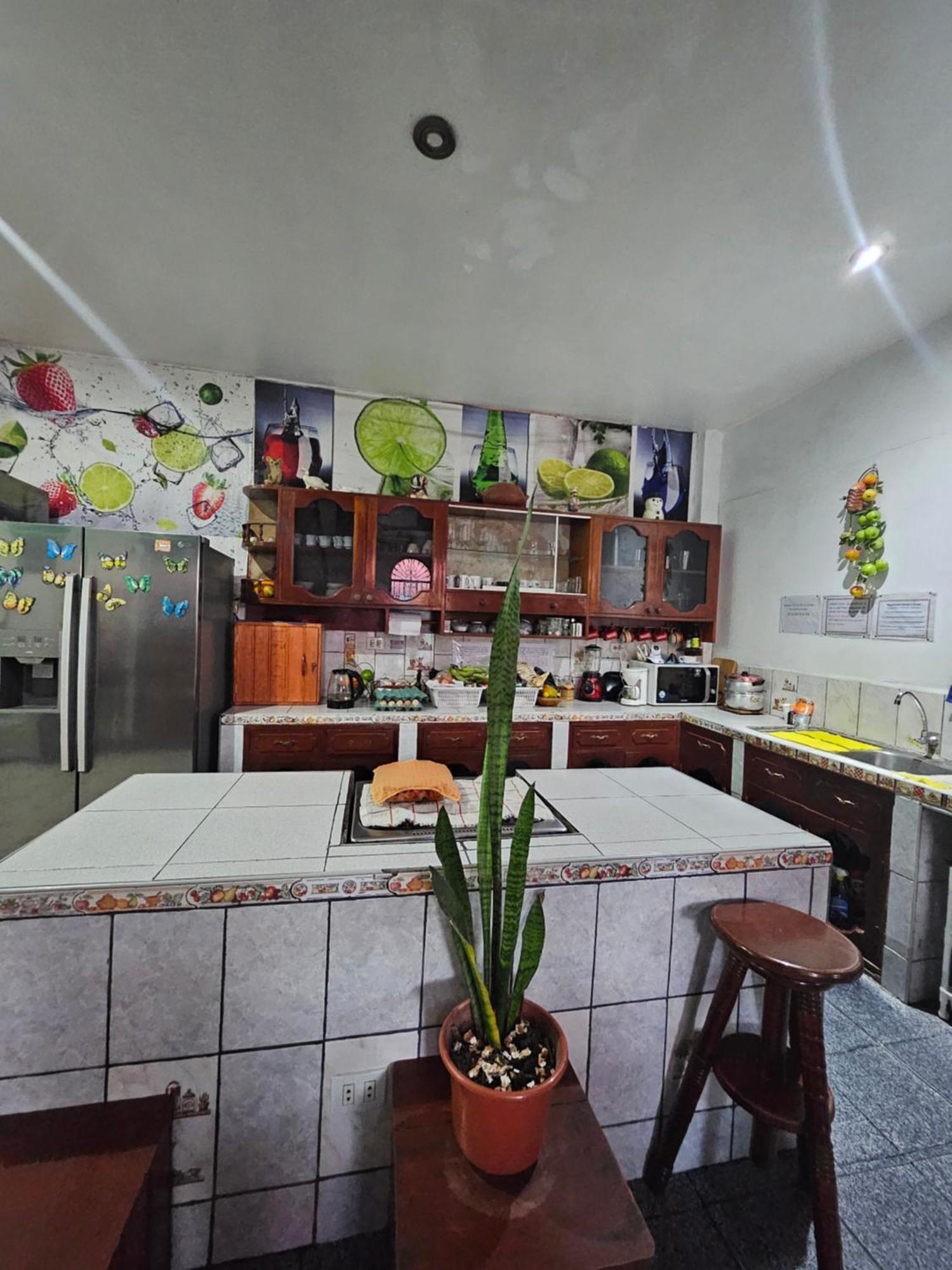 Hotel Sarisa House Iquitos Esterno foto