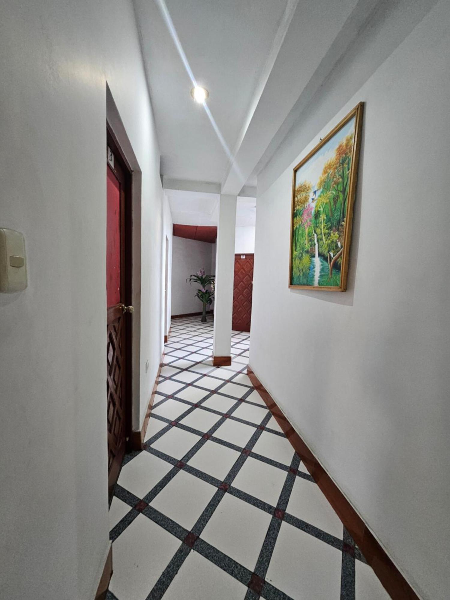 Hotel Sarisa House Iquitos Esterno foto