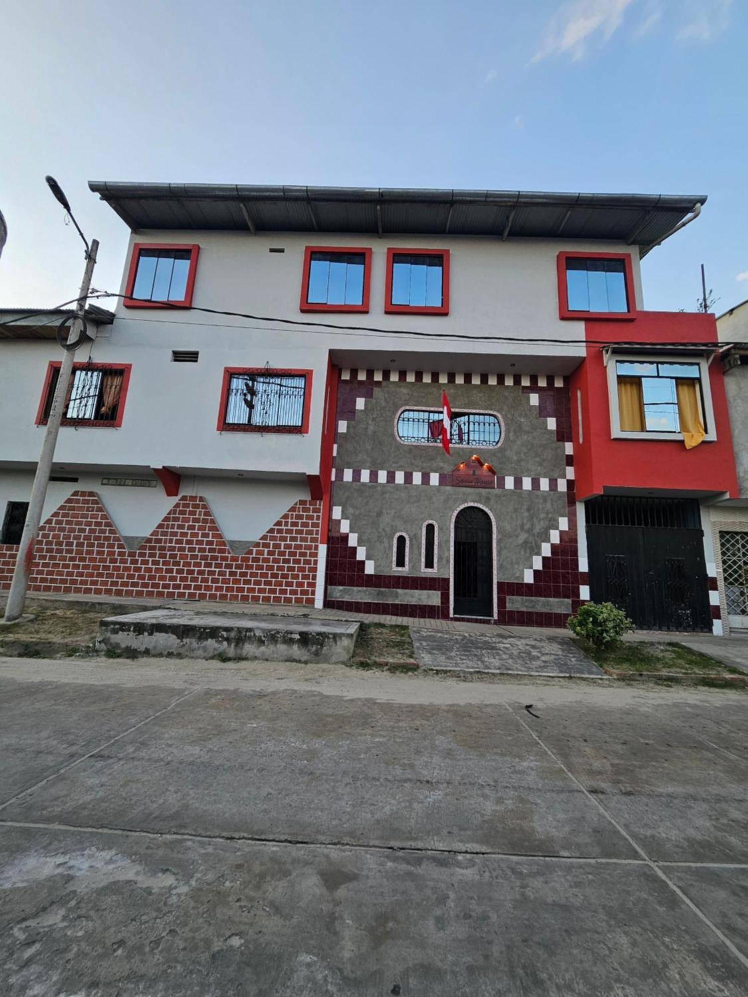 Hotel Sarisa House Iquitos Esterno foto