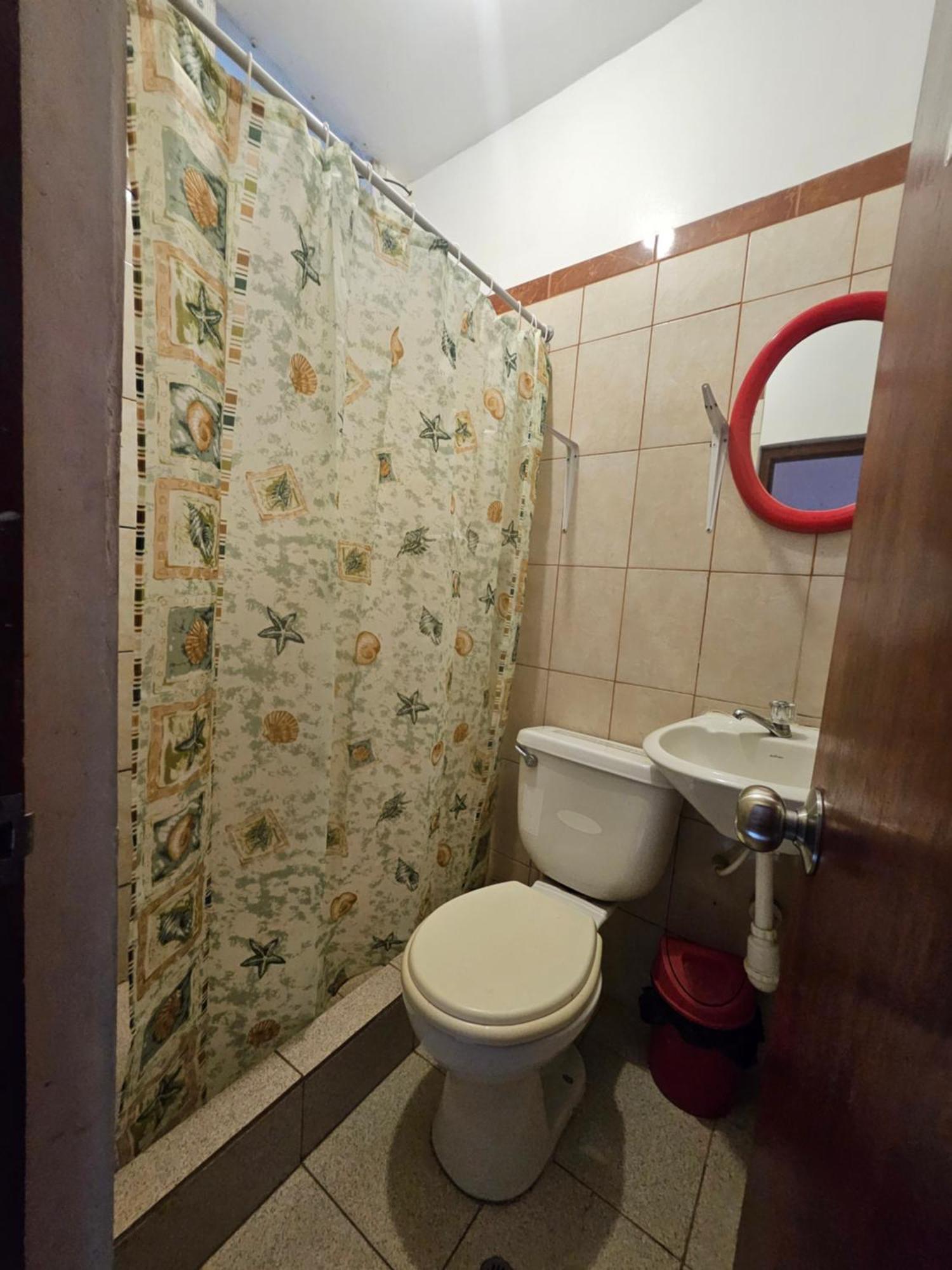 Hotel Sarisa House Iquitos Esterno foto
